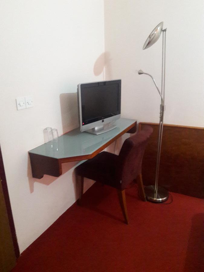 Jet Star Motel Zivinice Buitenkant foto