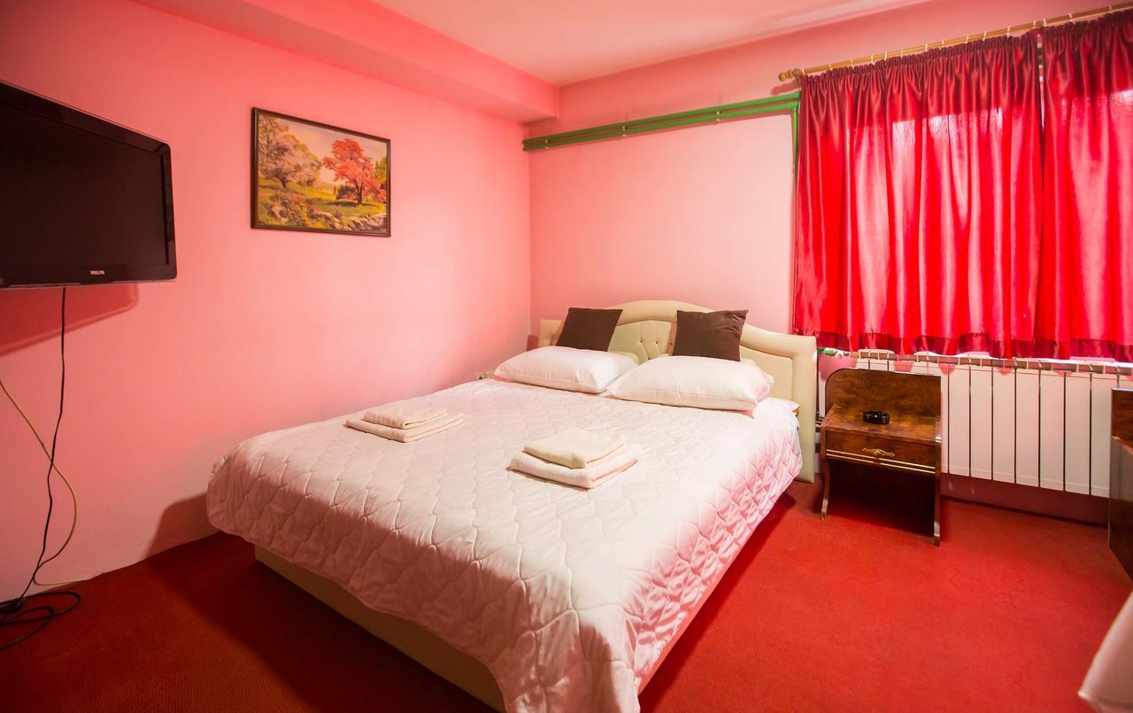Jet Star Motel Zivinice Buitenkant foto