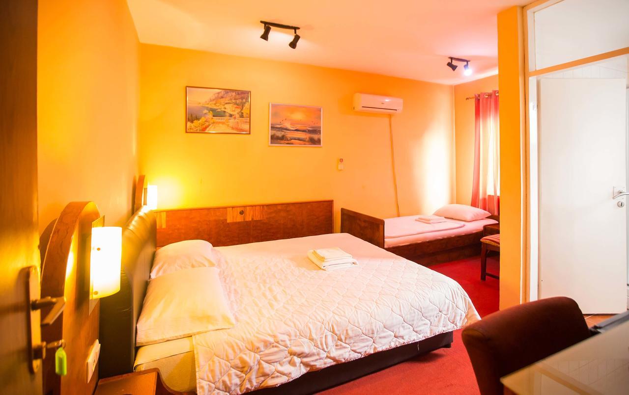 Jet Star Motel Zivinice Buitenkant foto
