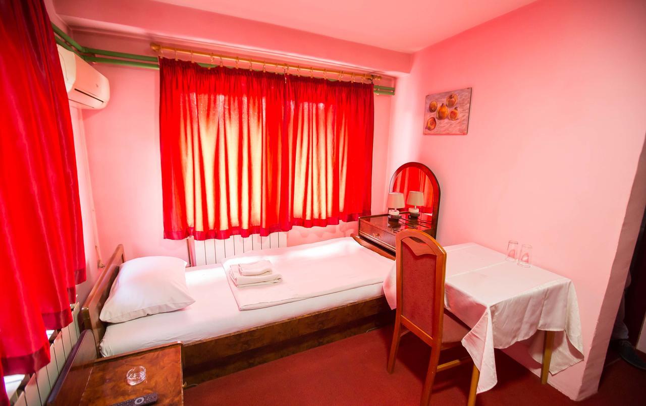 Jet Star Motel Zivinice Buitenkant foto